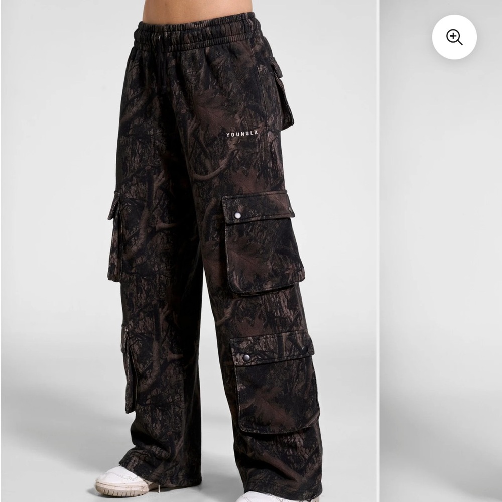 YoungLA HUNTING SEASON
CARGO JOGGERS